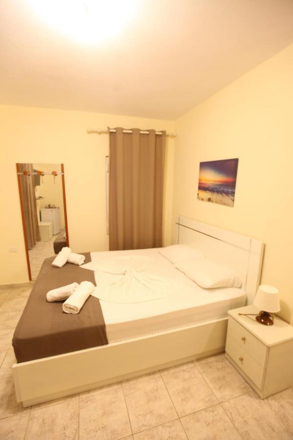 Hotel Prishtina Sarande Exterior photo