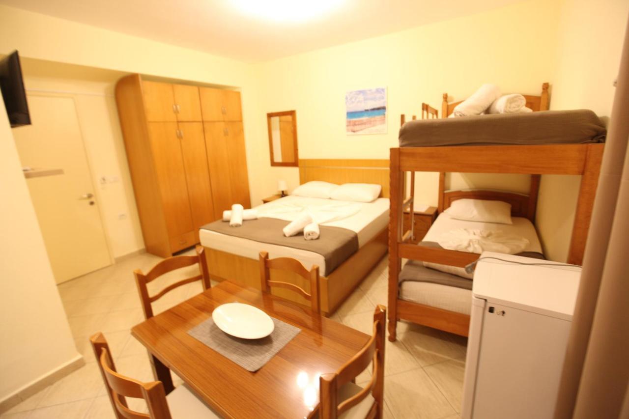 Hotel Prishtina Sarande Exterior photo