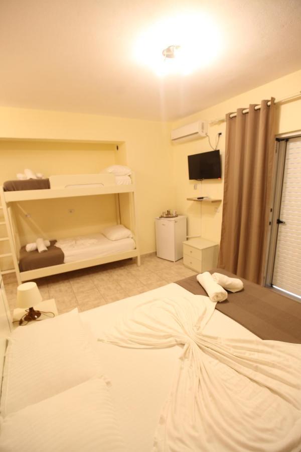 Hotel Prishtina Sarande Exterior photo