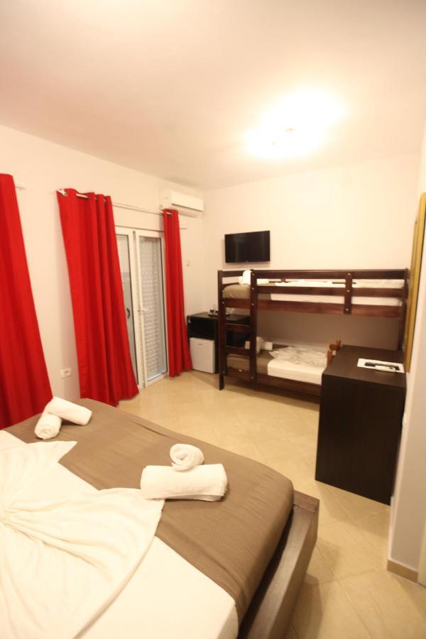 Hotel Prishtina Sarande Exterior photo