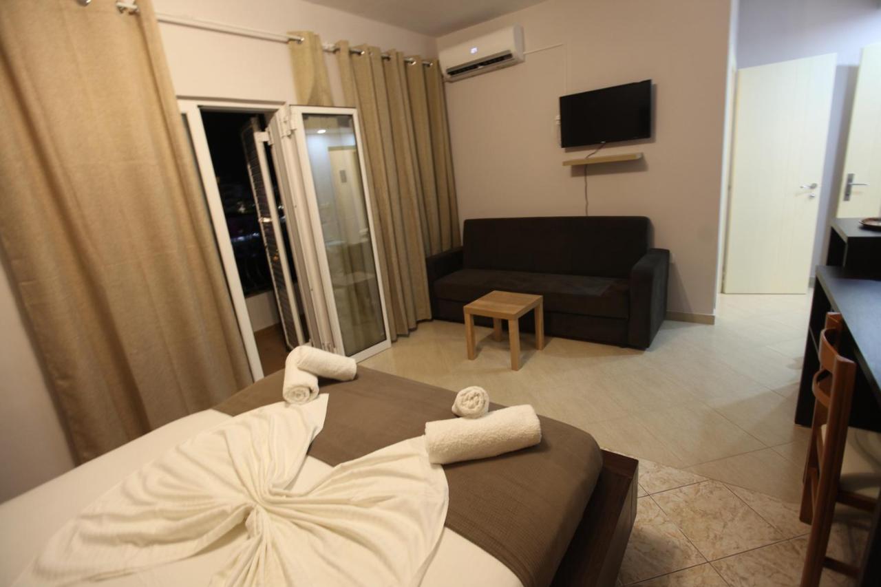 Hotel Prishtina Sarande Exterior photo
