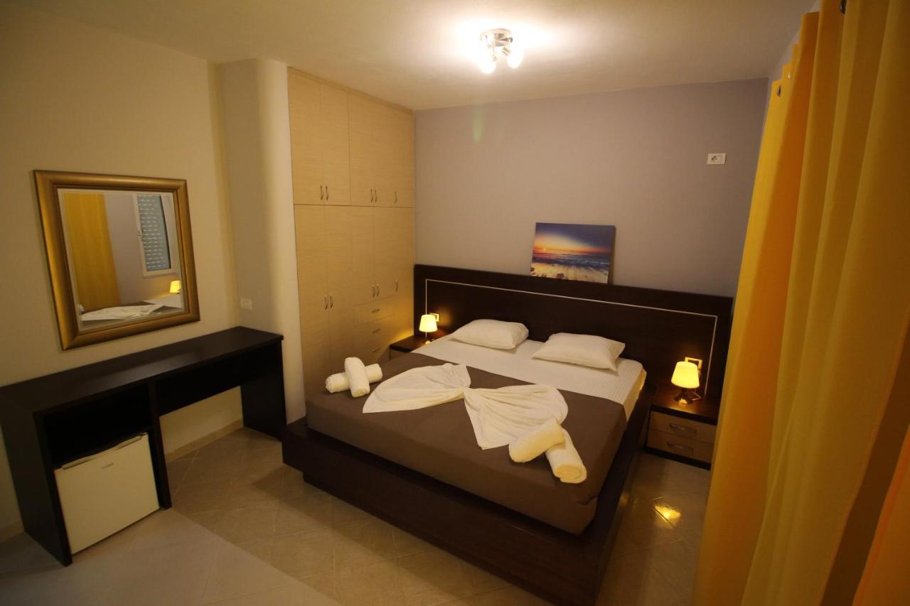 Hotel Prishtina Sarande Exterior photo