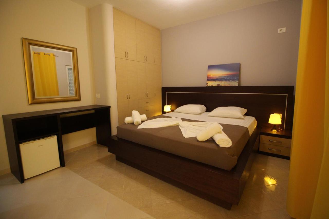 Hotel Prishtina Sarande Exterior photo
