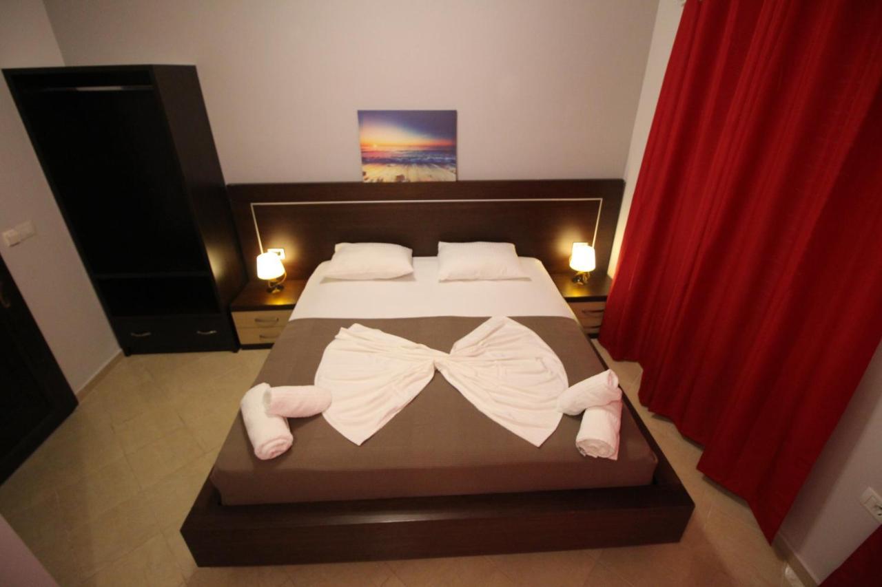 Hotel Prishtina Sarande Exterior photo